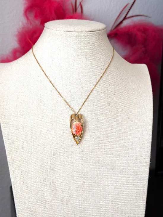 Vintage Gold-Tone Heart Pendant Necklace with Pink Rose Accent - Picture 4 of 7
